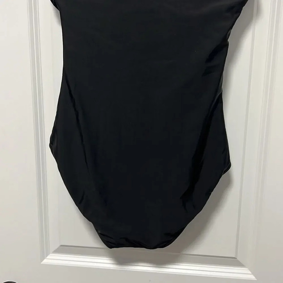 Seekers Australia Women’s Black One-Shoulder Crochet One-Piece Swimsuit size 6 - Picture 7 of 10